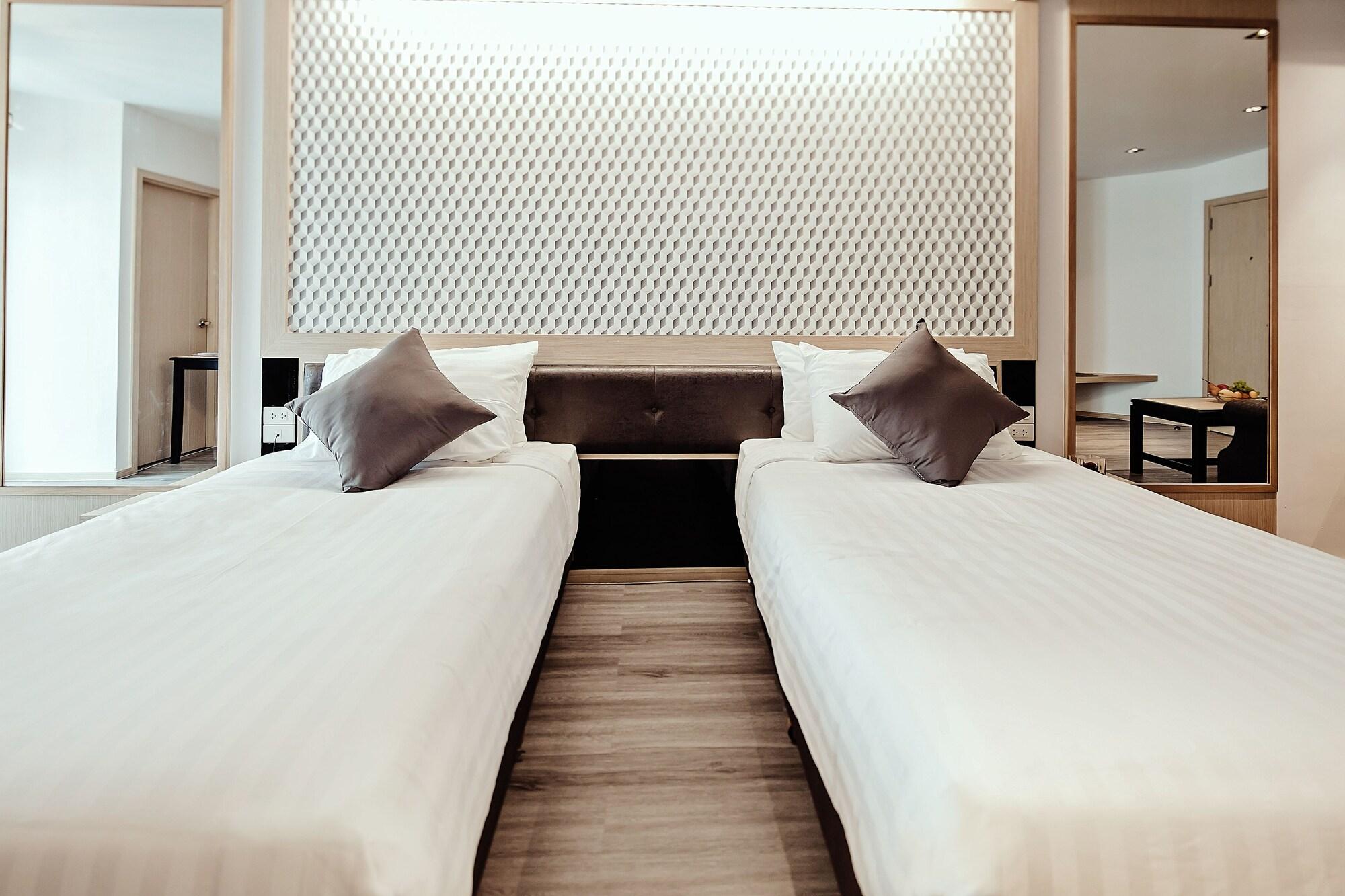 Three Sukhumvit Hotel - Sha Plus Certified Bangkok Kültér fotó
