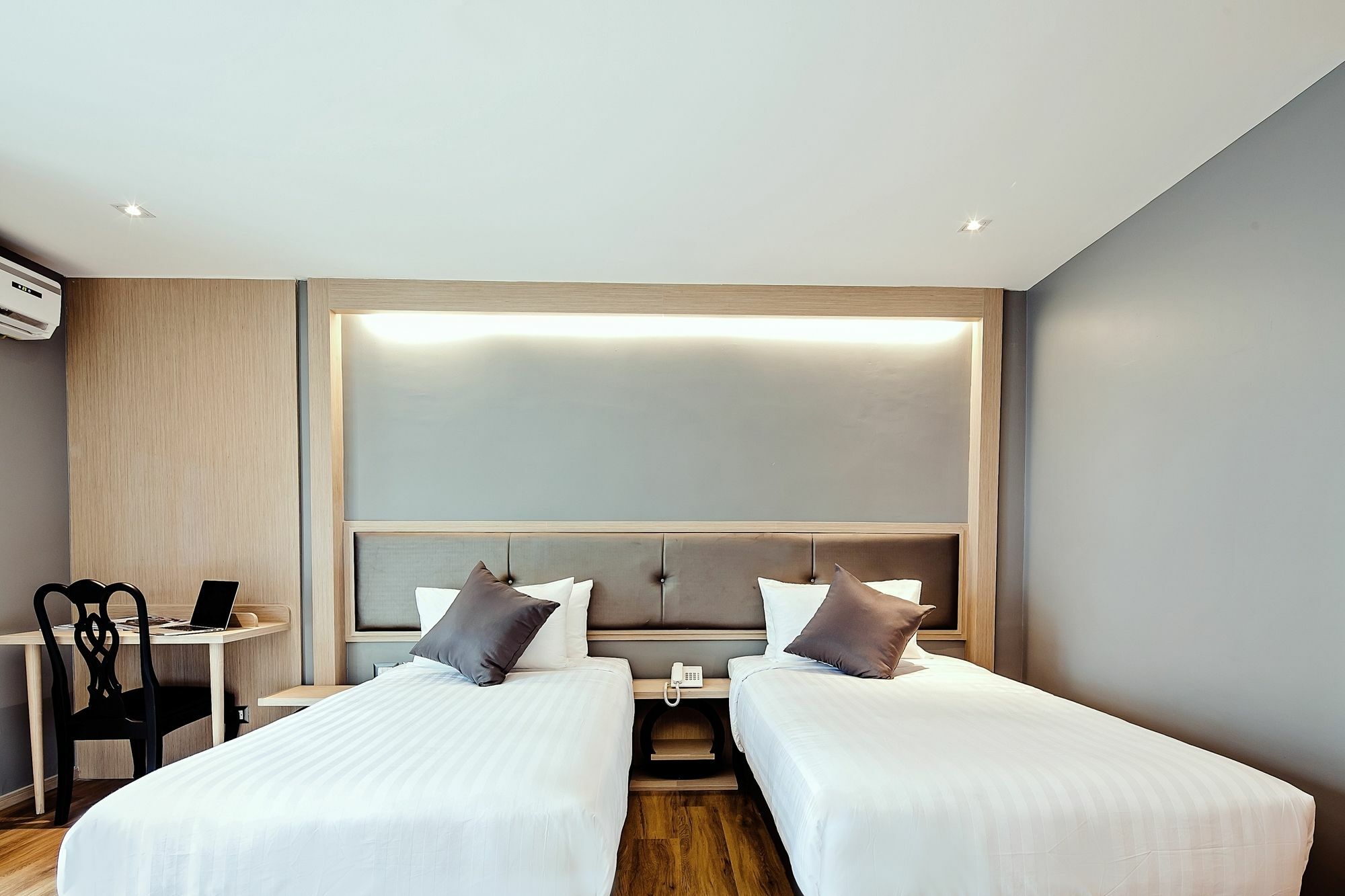 Three Sukhumvit Hotel - Sha Plus Certified Bangkok Kültér fotó